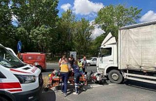 Çorlu’da motosiklet kamyonun altına girdi: 1 yaralı