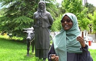 Cubitili öğrenciden duygulandıran şiir