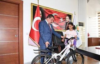 Cumhurbaşkanı Erdoğan’ın söz verdiği hediyeleri...