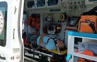 D-100’de işçileri taşıyan midibüs tıra çarptı:...