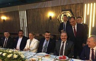 Dadaşlar Ankara’da yemekte bir araya geldi