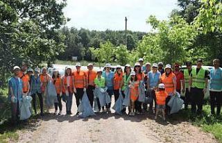 Daha temiz bir çevre için 525 kilo çöp topladılar