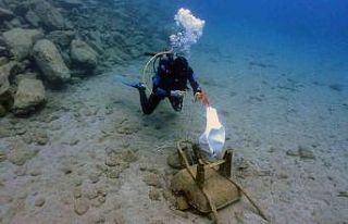 Datça’da su altı temizliği