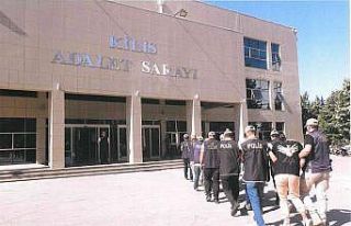 DEAŞ operasyonunda gözaltına alınan 7 şüpheliden...