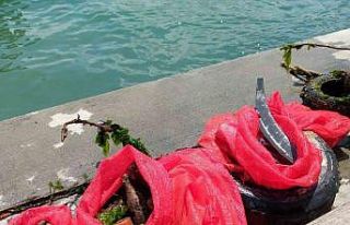 Denizden çıkarılan attıktan elbise yaptılar