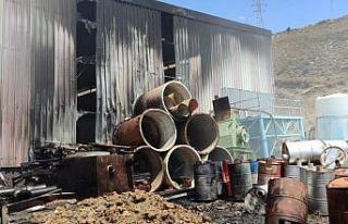 Depodaki yangın büyümeden kontrol altına alındı