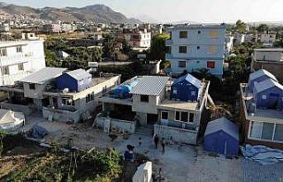 Deprem korkusu öyle bir şey yaptırdı ki, gören...