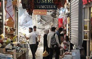 Depremin yıktığı Hatay Uzun Çarşı’da, 200...