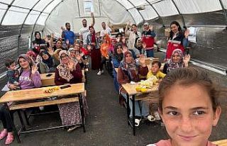 Depremzede kadınların yaptıkları ürünler, gelire...