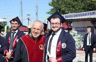 Dersinden kaldığı profesör babasının elinden...