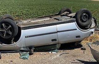 Diyarbakır’da otomobil takla attı: 2 yaralı