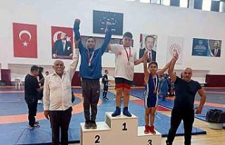 Döşemealtı pehlivanları kürsüden inmedi