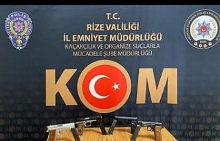 Durdurulan araçtan ruhsatsız tabanca yakalandı:...