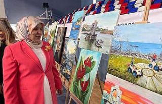 El emeği ürünleri sergilediler