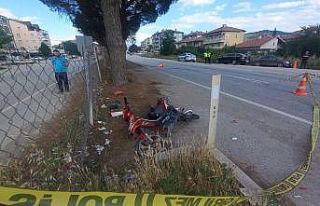 Elektrikli bisiklet ile motosiklet çarpıştı: 4...