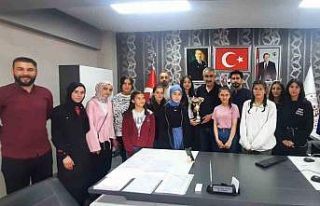 Eleşkirt Gençlik Spor Halk Oyunları Ekibi Ağrı...