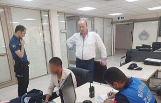 Elinde Türk bayrağıyla "Askere gideceğim"...