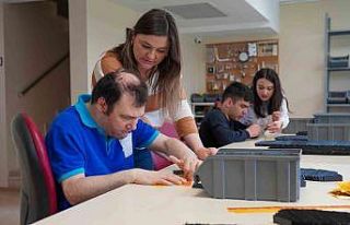 Ellerinden 15 milyon parça çıktı