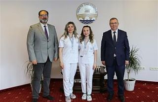 Erasmus öğrencisi anne Gülcan Ahmed ve kızı Fatma...