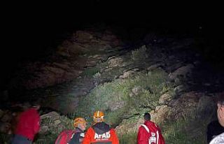 Erek Dağı’nda mahsur kalan 2 kişi drone yardımıyla...