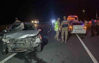 Erzincan’da iki otomobilin çarpıştığı kazada...