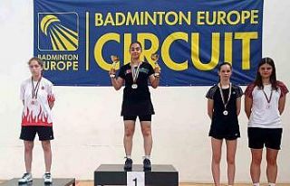 Erzincanlı badmintoncular Bulgaristan’da Türkiye’nin...
