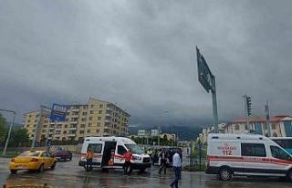 Erzurum’da hasta taşıyan ambülans kaza yaptı