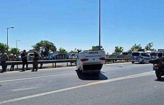Esenler’de kaza yapan otomobil takla atıp ters...