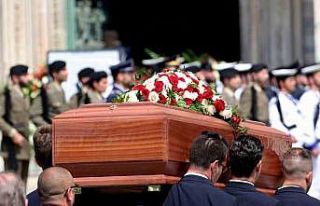 Eski İtalya Başbakanı Berlusconi son yolculuğuna...