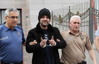 Eski sevgilisinin bıçaklı saldırısına uğrayan...