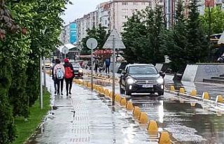 Eskişehir güne yağmurlu başladı