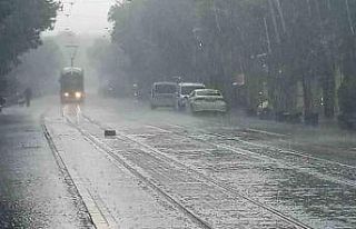 Eskişehir’de aniden bastıran kuvvetli sağanak...