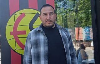 Eskişehirspor Kulüp Başkanı Koca takımın küme...