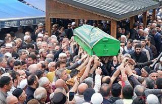 Eşref Hocaefendi dualarla uğurlandı