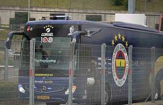 Fenerbahçe derbi için Nef Stadyumu’na ulaştı