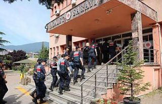 FETÖ mensuplarını yurt dışına kaçıran şüphelilere...