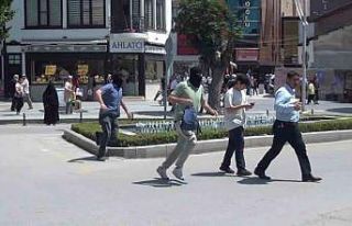 Filmleri aratmayan tatbikatı gerçek sandılar, hırsız...