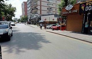 Fren yerine gaza basınca 7 kişiyi yaraladı