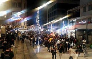 Galatasaraylı taraftarlardan şampiyonluk kutlaması