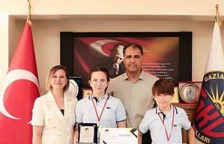 Gaziantep’te kolej öğrencilerinden Türkiye başarısı