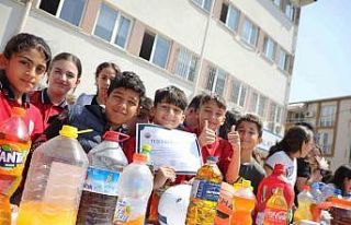 Gemlik’te duyarlı öğrenciler körfezin kirlenmesini...