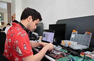 Gençler dijital dünyaya ilk adımlarını attı