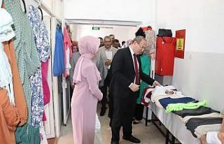 Giyim Üretim Teknolojileri kursunun yılsonu sergisini...