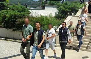 Göçmen kaçakçıları tutuklandı