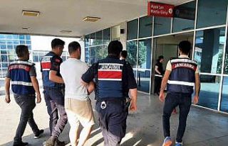 Göçmen kaçakçılarına İzmir merkezli operasyon:...