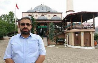 Görenler durmadan edemiyor