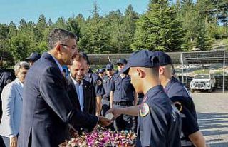 Görevi başındaki jandarma personelinin bayramını...
