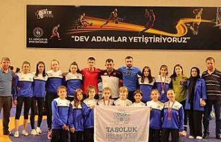 Güreşçi kızların milli takım başarısı