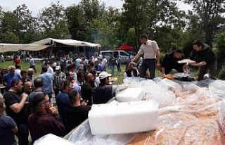 Hacet Bayramı’nda 350 kilogram et ve 400 kilogram...