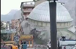 Hacı Sait Camisi’nin yıkılma anı görüntülendi
